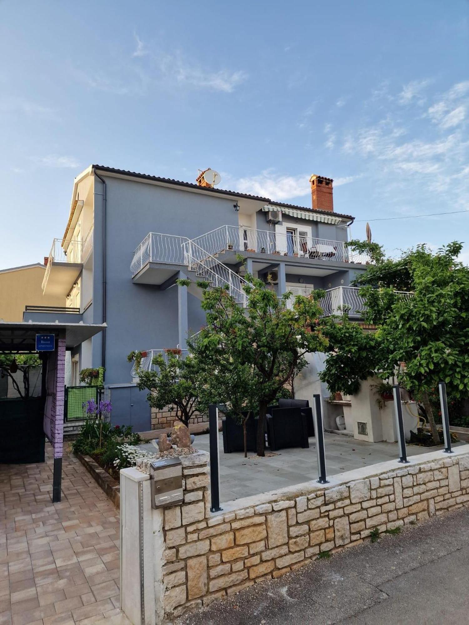 Apartments With A Parking Space Rovinj - 19088 Exteriör bild